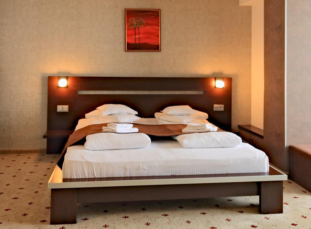 סיביו Hotel Premier מראה חיצוני תמונה