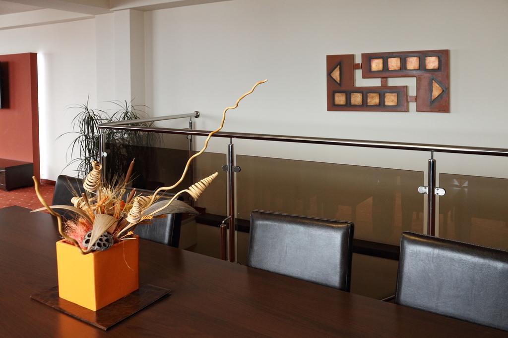 סיביו Hotel Premier מראה חיצוני תמונה