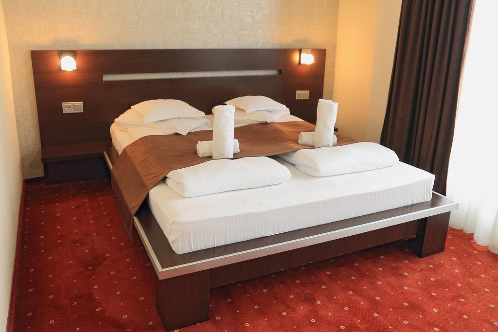 סיביו Hotel Premier מראה חיצוני תמונה