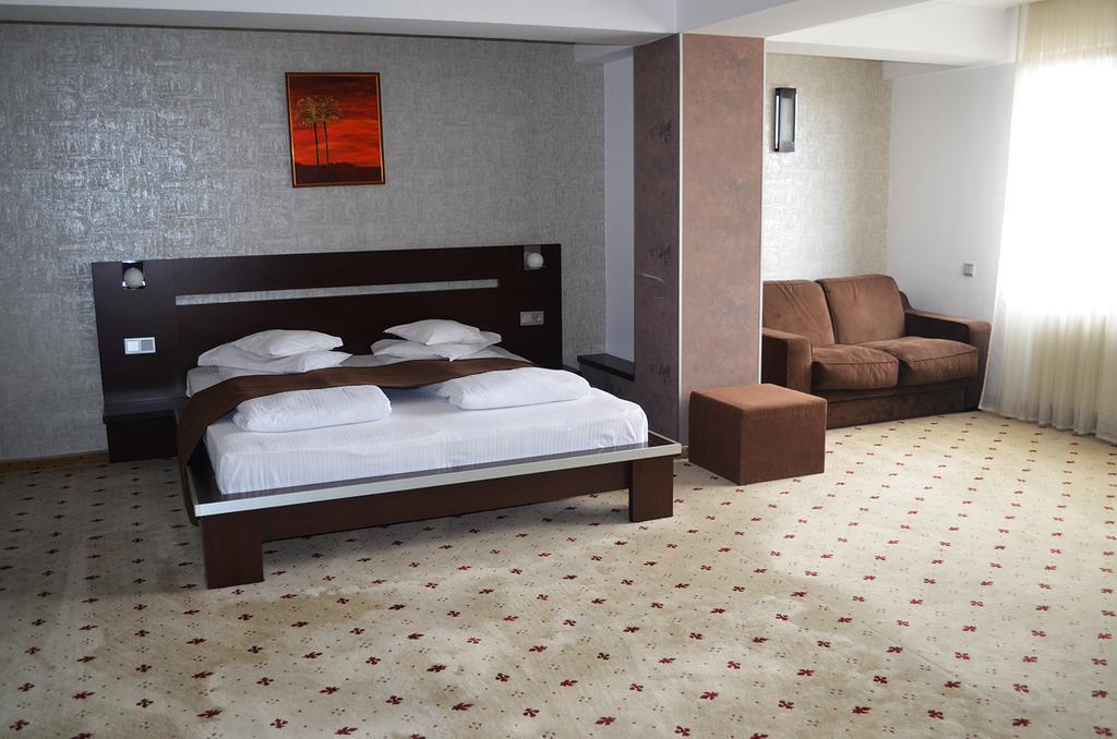 סיביו Hotel Premier מראה חיצוני תמונה