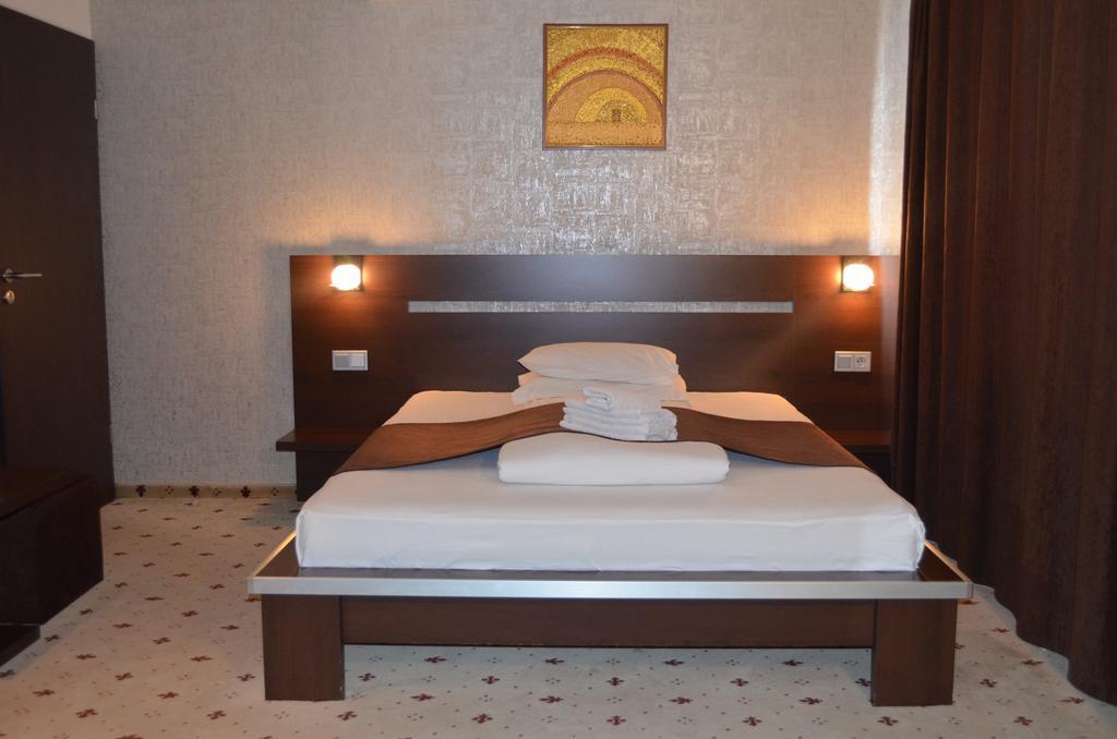 סיביו Hotel Premier מראה חיצוני תמונה