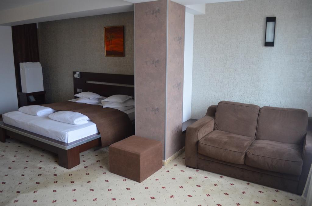 סיביו Hotel Premier מראה חיצוני תמונה