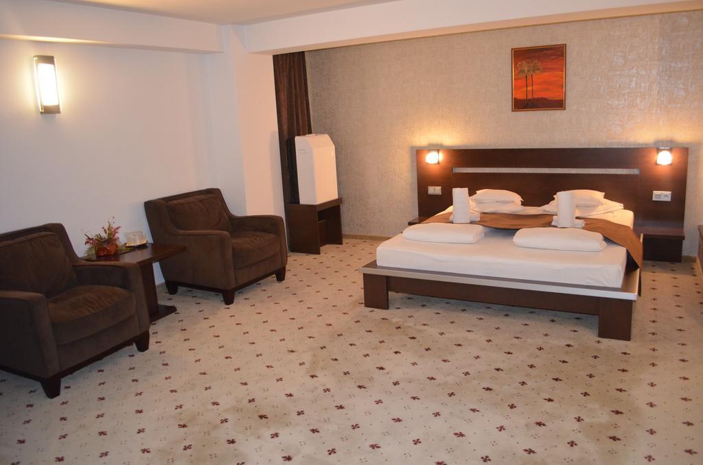 סיביו Hotel Premier מראה חיצוני תמונה
