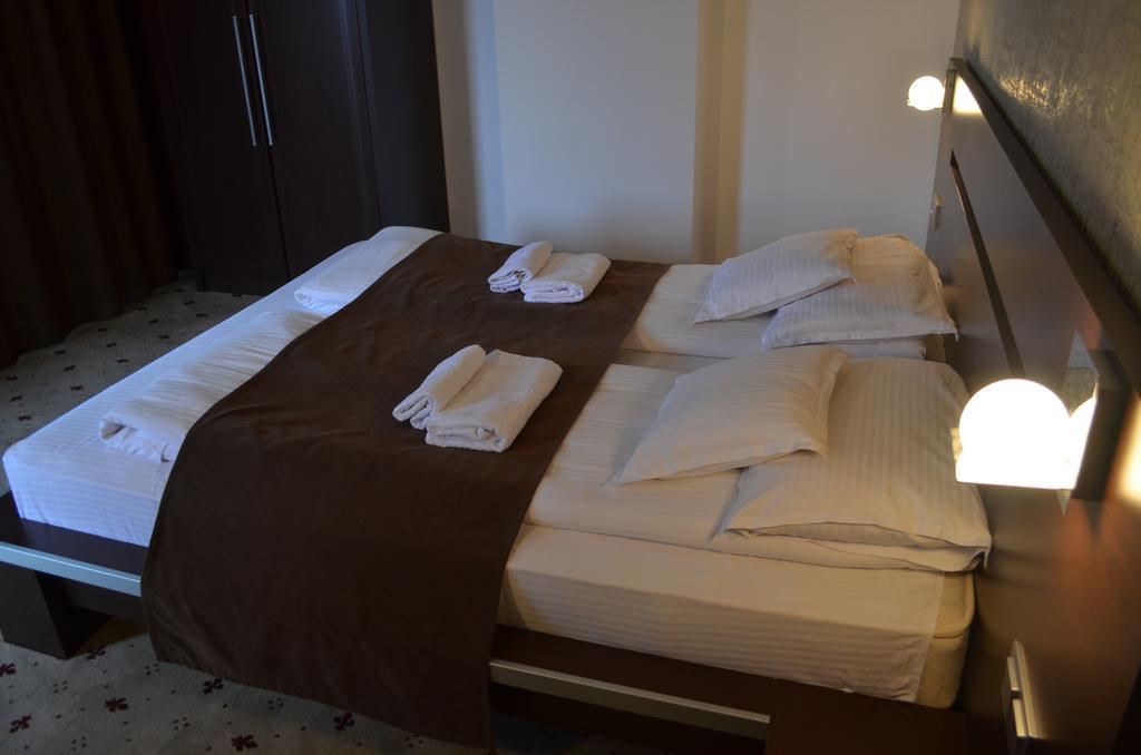 סיביו Hotel Premier מראה חיצוני תמונה