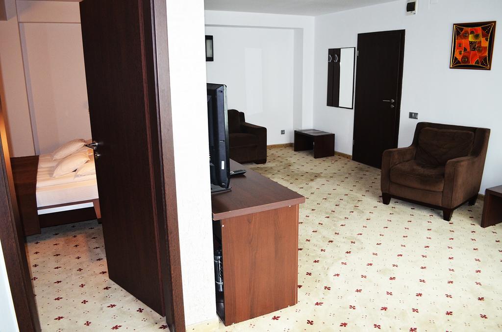 סיביו Hotel Premier מראה חיצוני תמונה