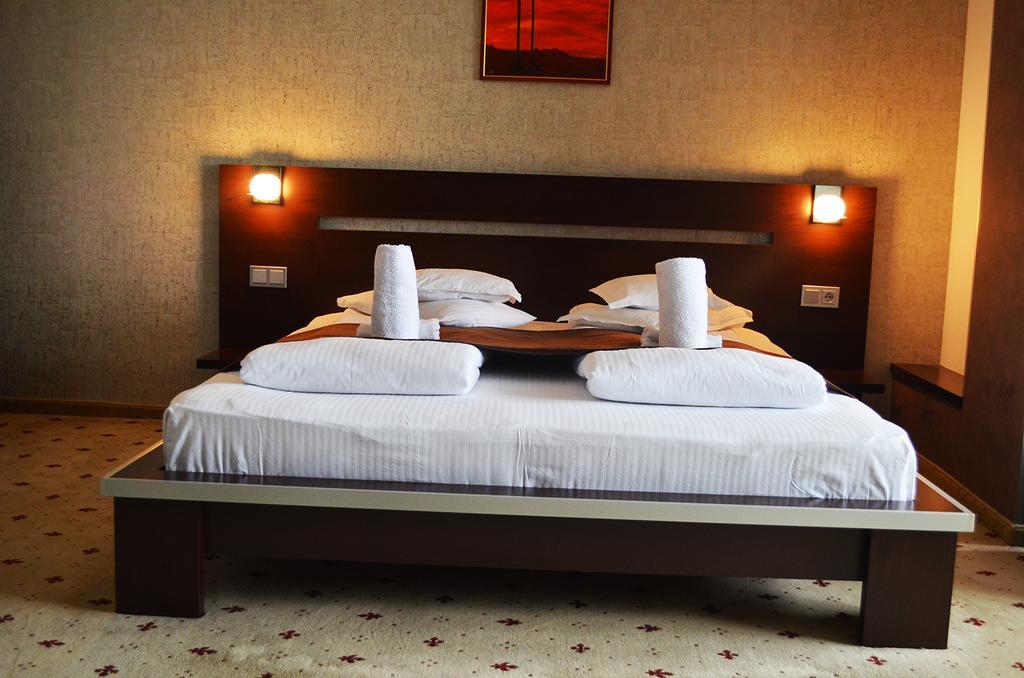 סיביו Hotel Premier מראה חיצוני תמונה
