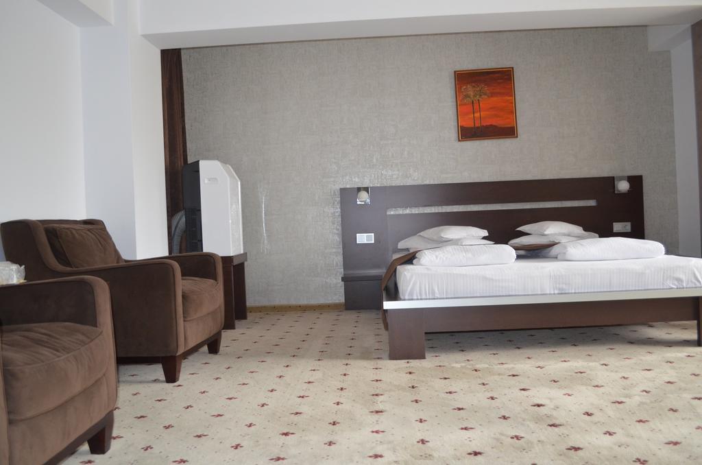 סיביו Hotel Premier מראה חיצוני תמונה
