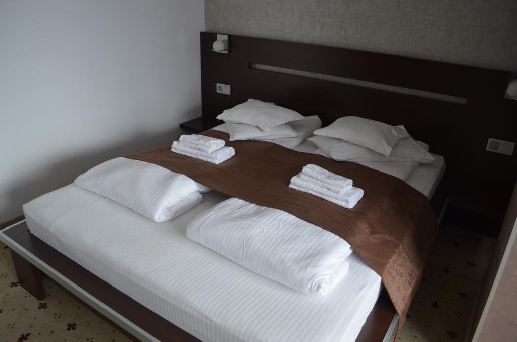 סיביו Hotel Premier מראה חיצוני תמונה