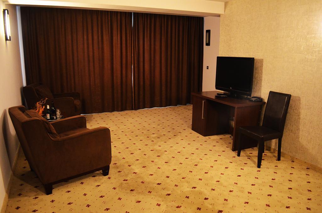 סיביו Hotel Premier מראה חיצוני תמונה