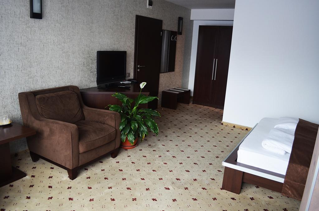 סיביו Hotel Premier מראה חיצוני תמונה